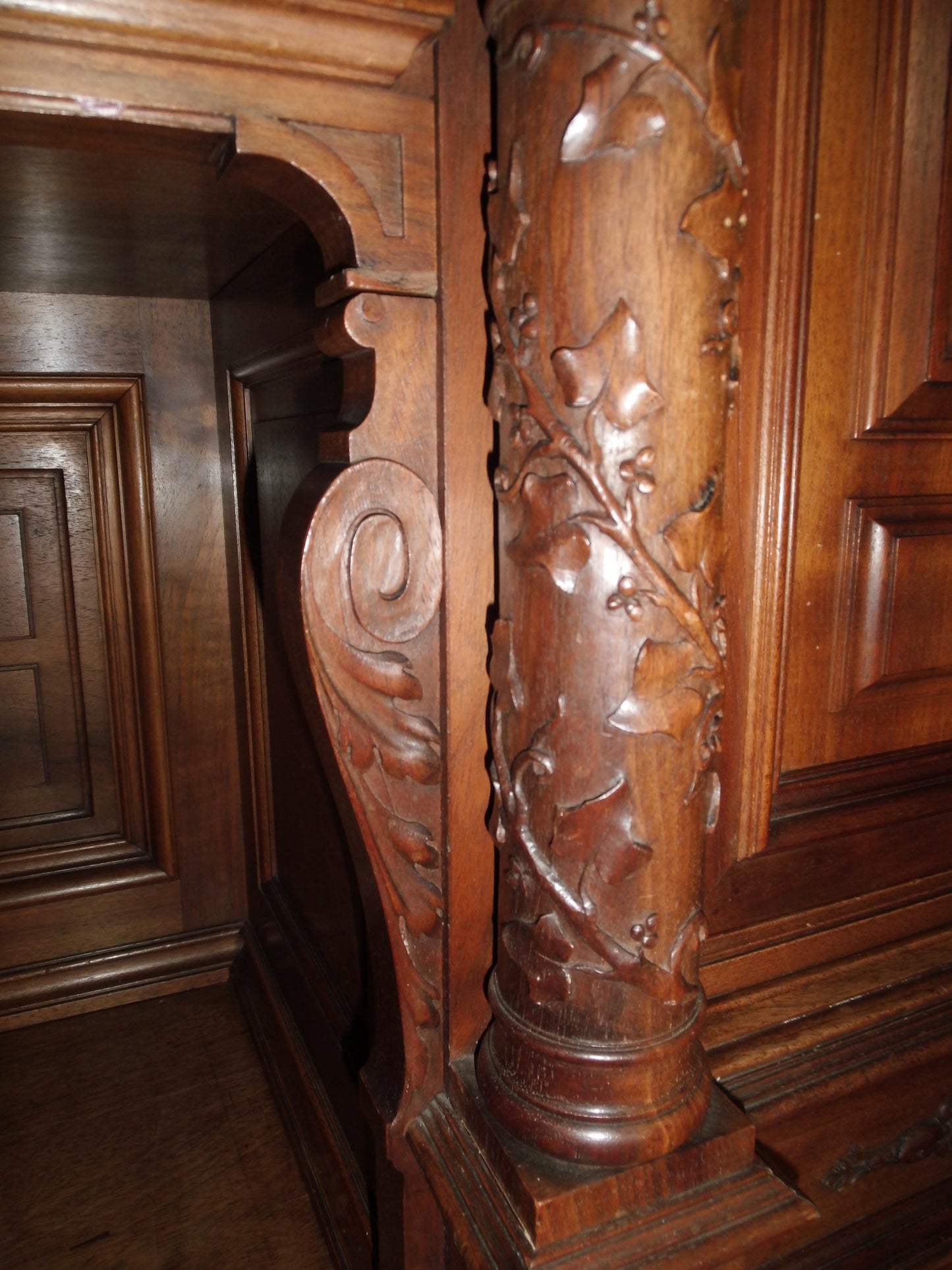 Glasschrank, großes Buffet, um 1890