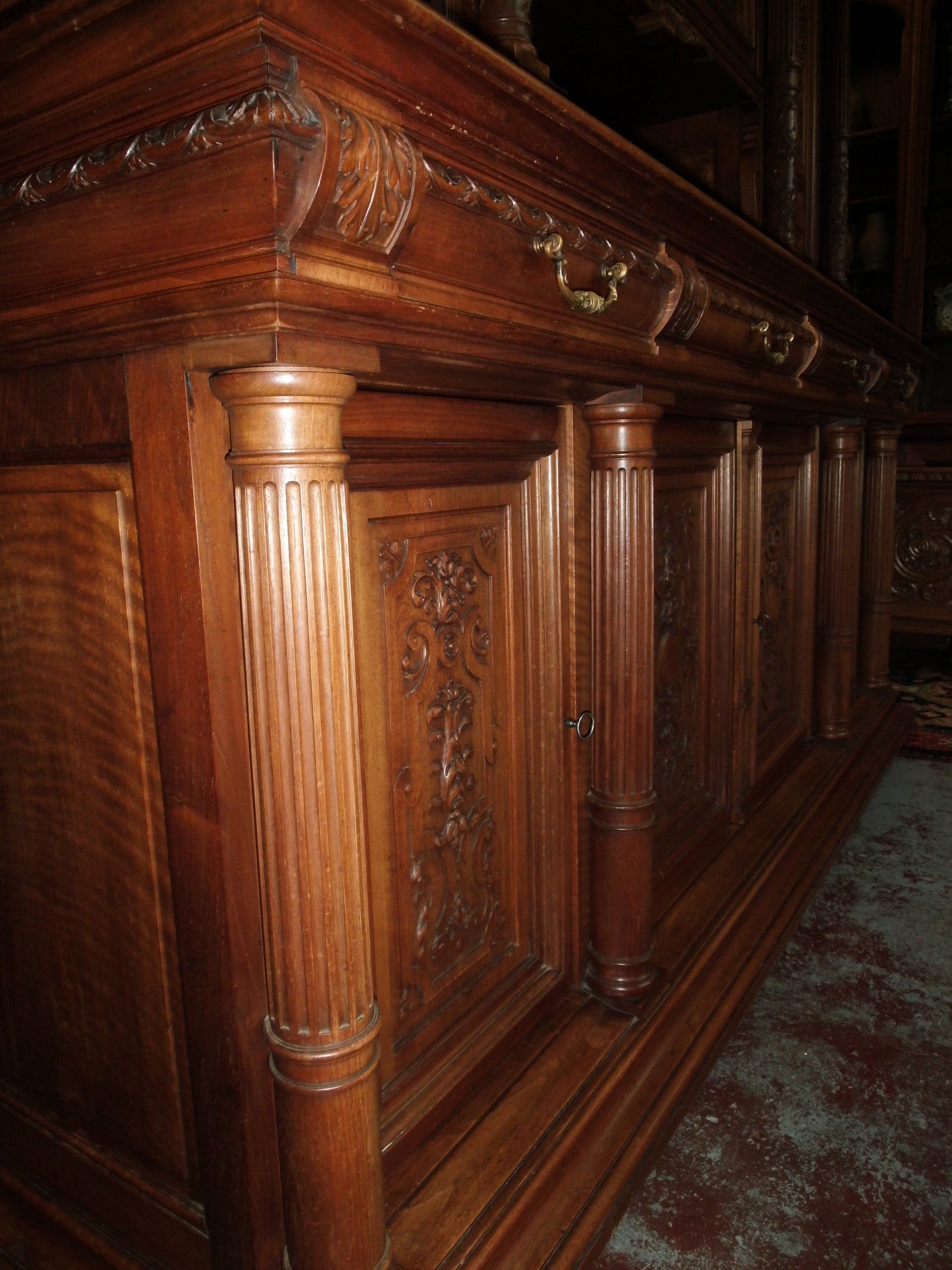 Glasschrank, großes Buffet, um 1890